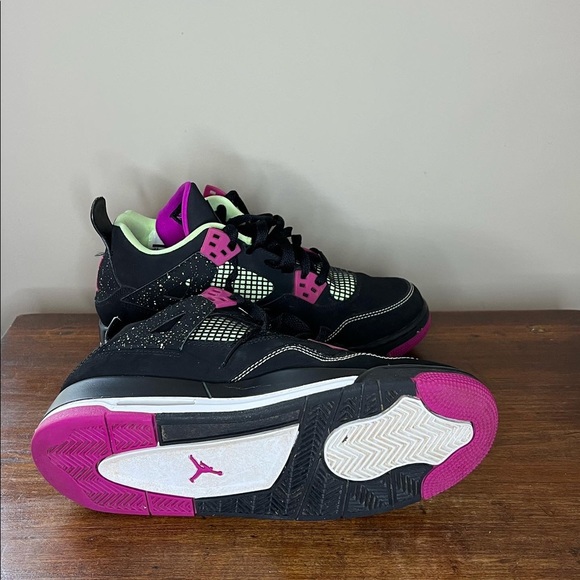 Jordan 4s. Slightly used. - Picture 4 of 4